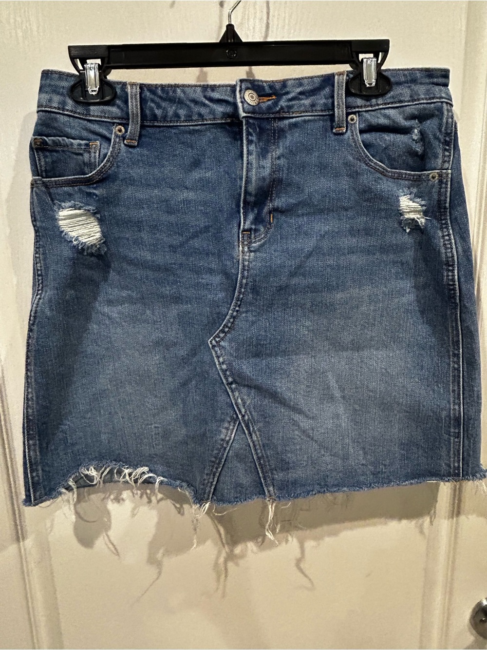Old Navy Classic Blue Distressed Denim Skirt - Women's, size 10